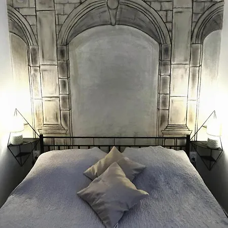 Mira Apartment *