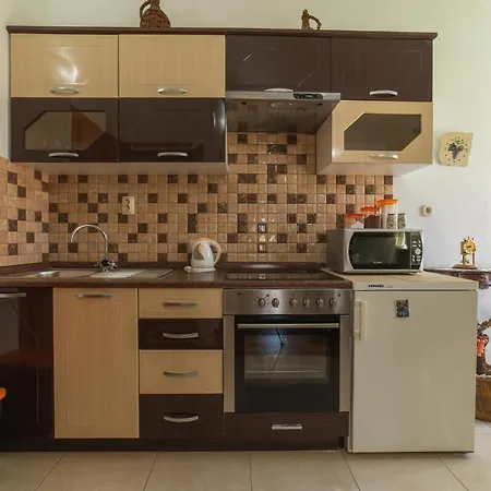 Mira Apartment *