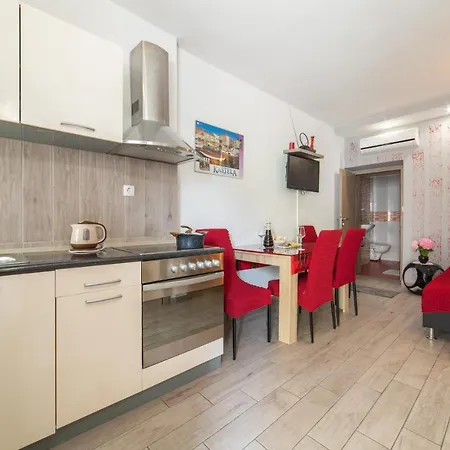 Apartment Mira