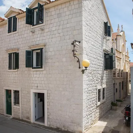 Mira * Kastela