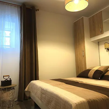 Mira アパート Kaštela